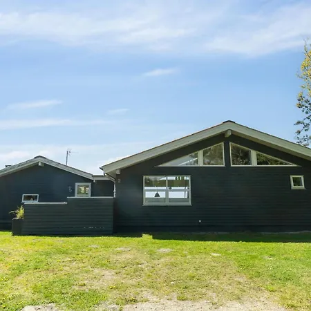 Semesterbostad Hening - 50m From The Sea By Interhome