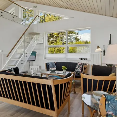 Semesterbostad Hening - 50m From The Sea By Interhome *