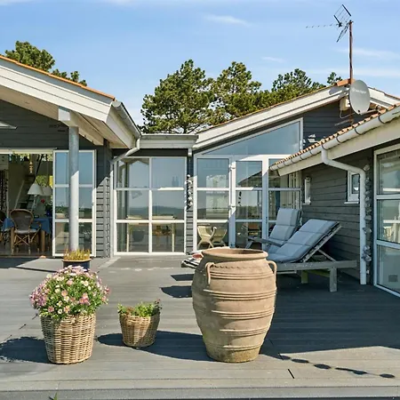 Semesterbostad Hening - 50m From The Sea By Interhome