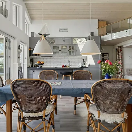 Semesterbostad Hening - 50m From The Sea By Interhome *